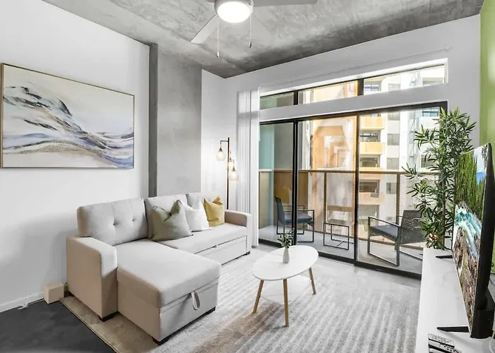 Centric 2br In Heart Of Dtphx Free Garage Parking Apartment *