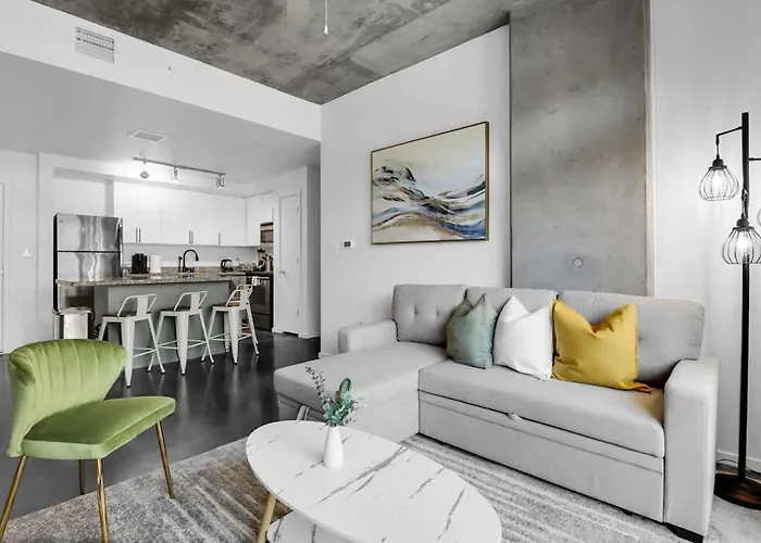 Apartment Centric 2br In Heart Of Dtphx Free Garage Parking Phoenix