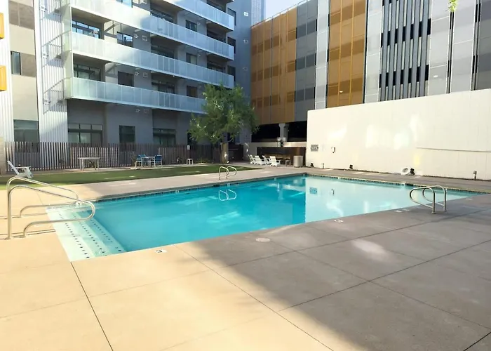 Centric 2br In Heart Of Dtphx Free Garage Parking *