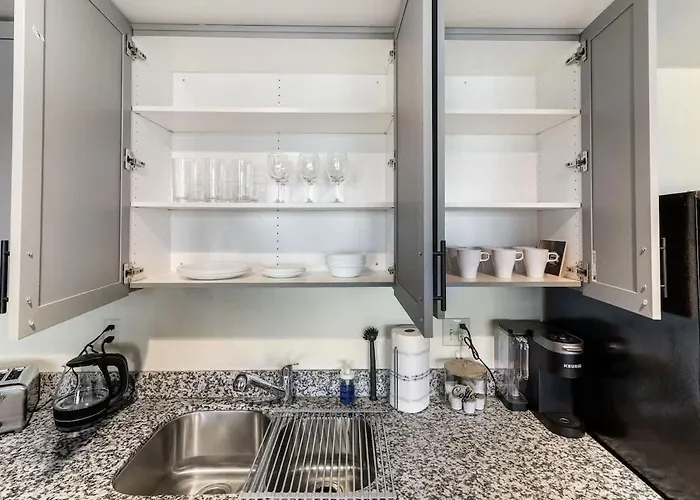 Apartment Centric 2br In Heart Of Dtphx Free Garage Parking