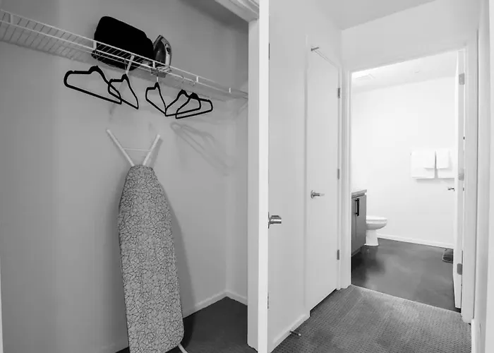 Apartment Centric 2br In Heart Of Dtphx Free Garage Parking Phoenix