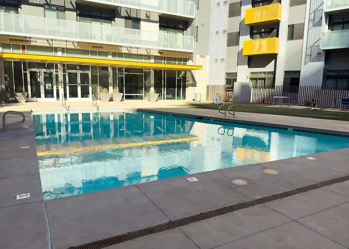 Centric 2br In Heart Of Dtphx Free Garage Parking Phoenix