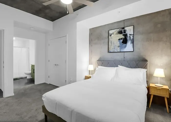 Centric 2br In Heart Of Dtphx Free Garage Parking *
