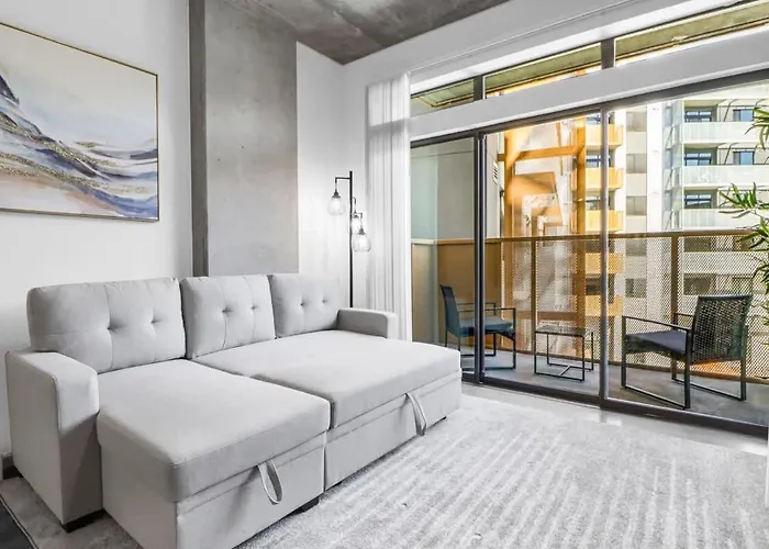 Centric 2br In Heart Of Dtphx Free Garage Parking
