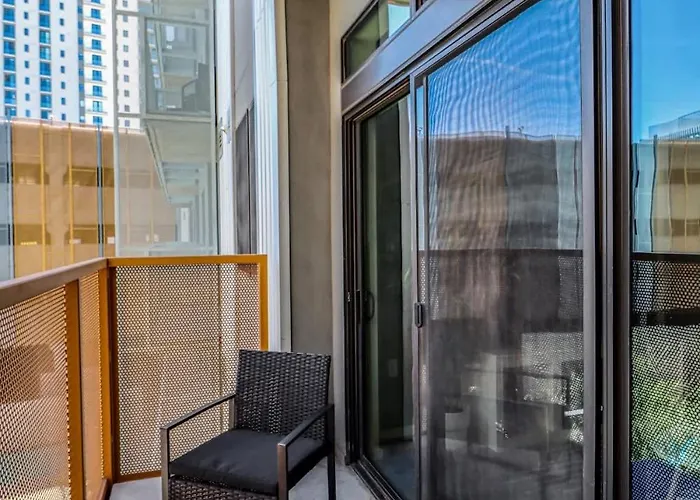 Centric 2br In Heart Of Dtphx Free Garage Parking *